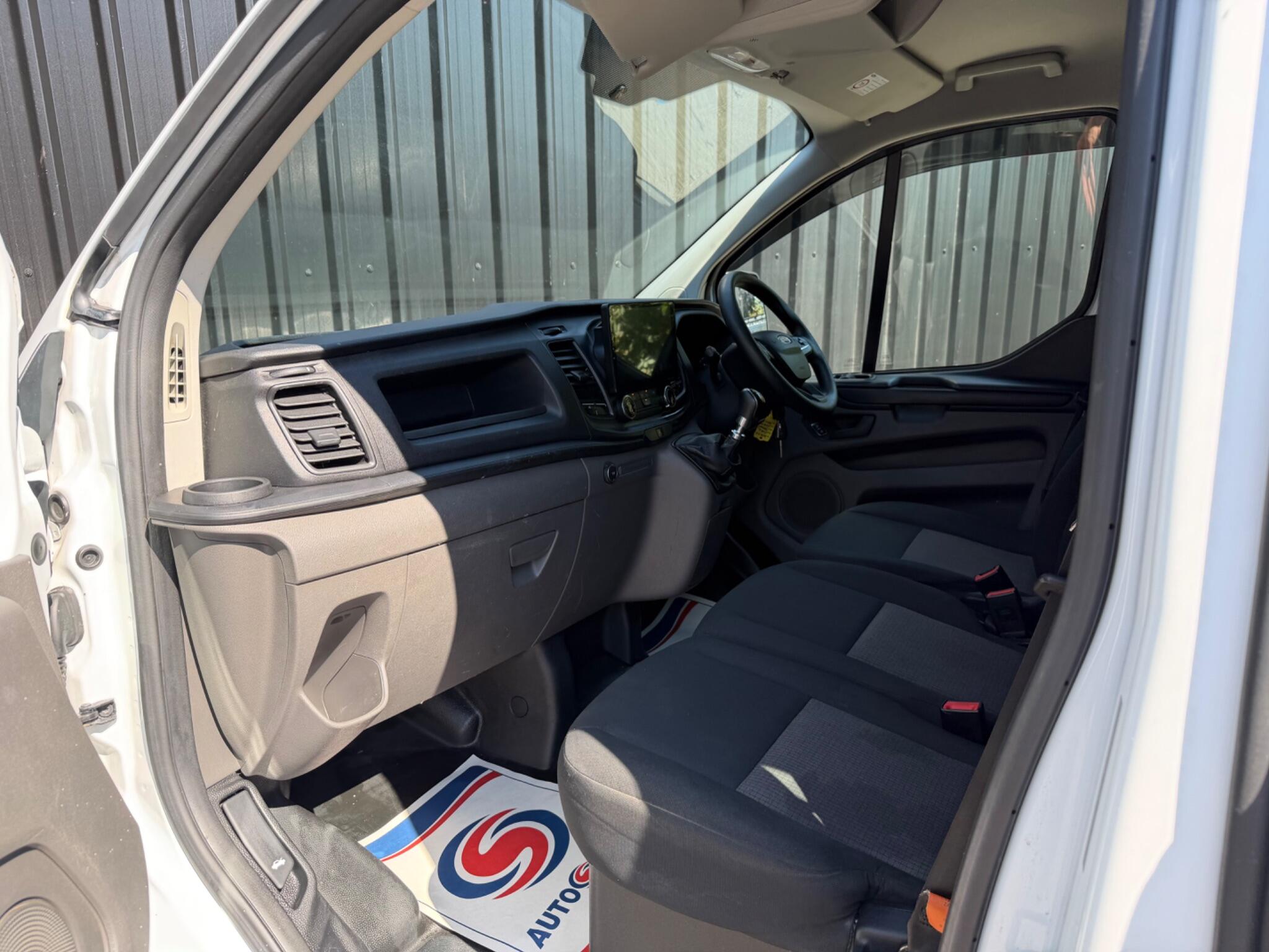 Ford Transit Custom view 38