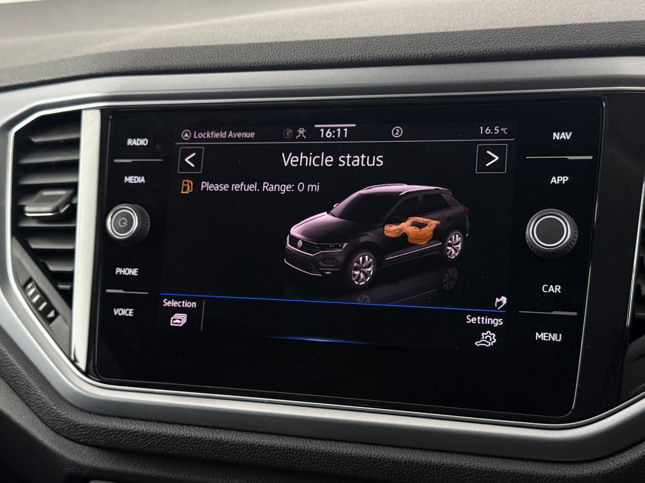 Volkswagen T-Roc view 27