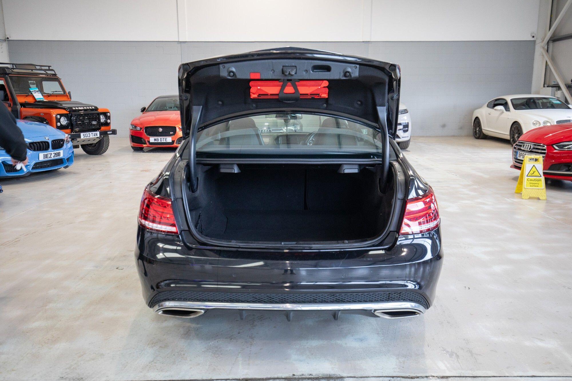 Mercedes-Benz E-Class view 34