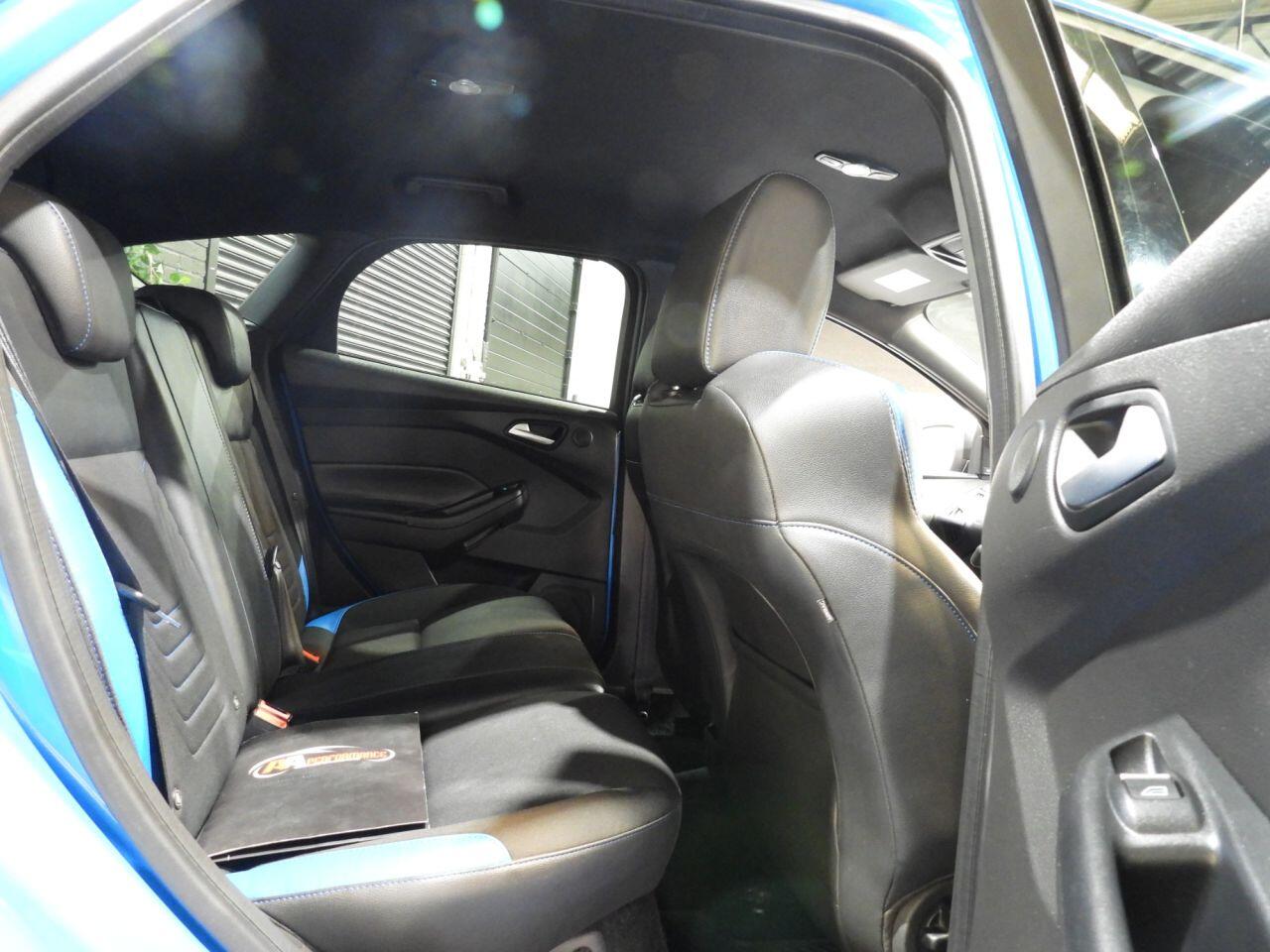 Ford Focus view 23