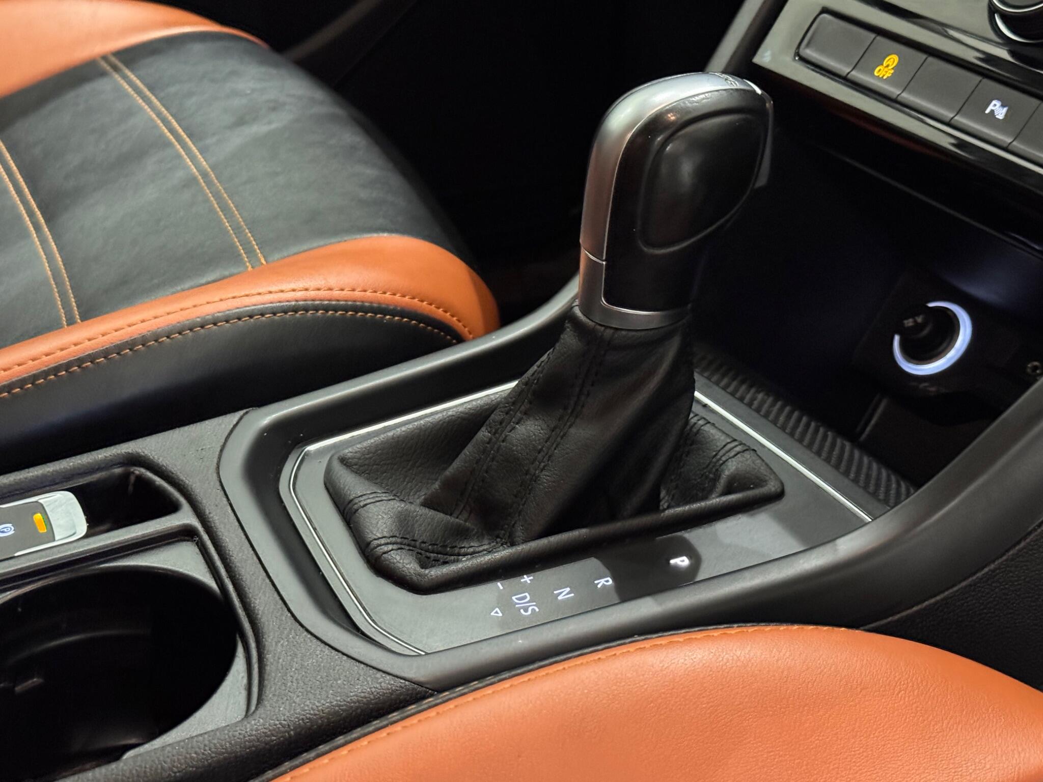 Volkswagen Touran view 17