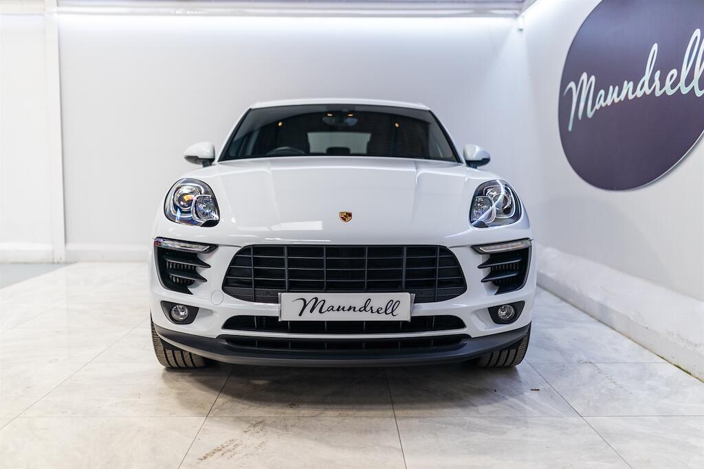 Porsche Macan view 5