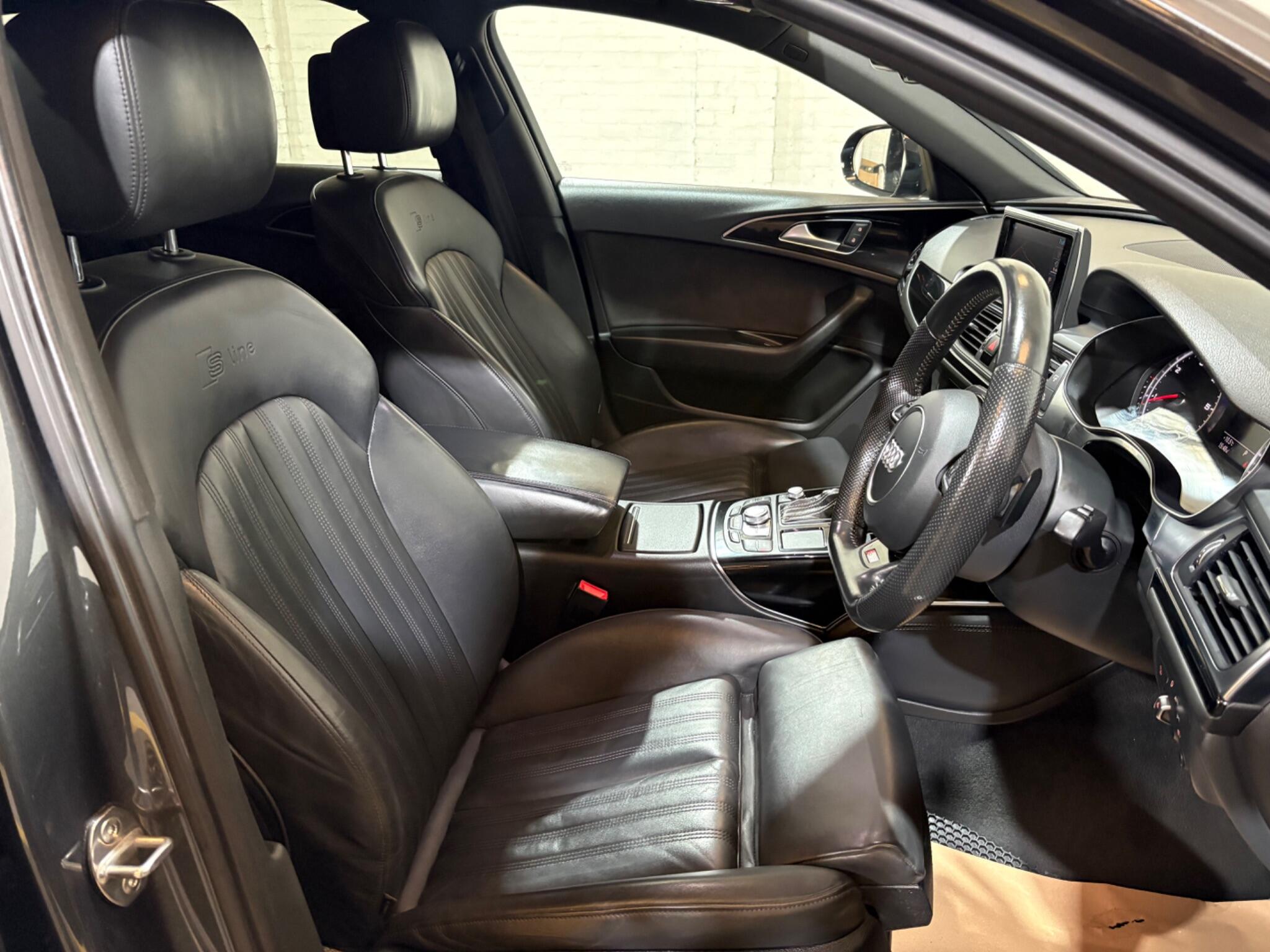 Audi A6 view 32