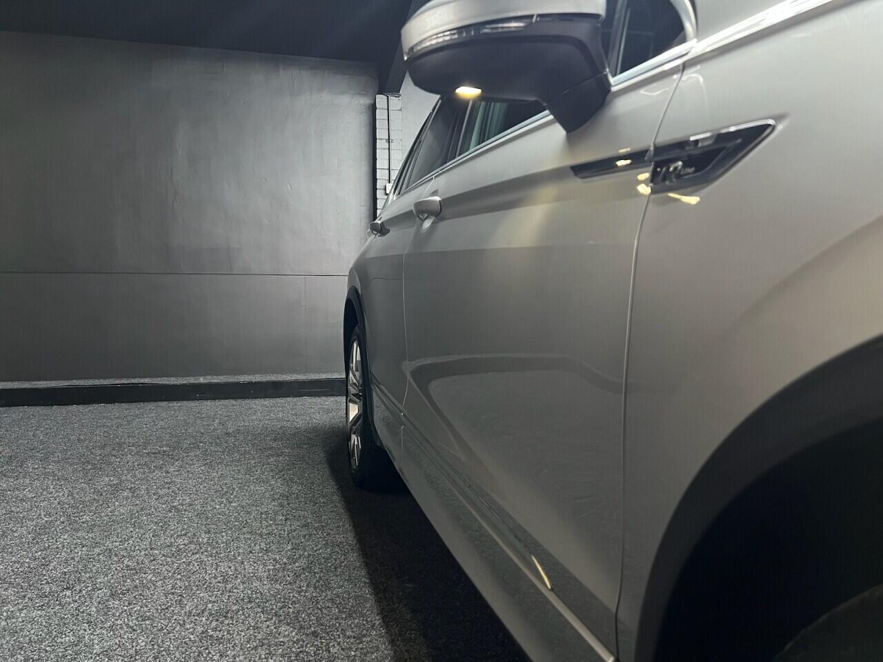 Volkswagen Tiguan view 18