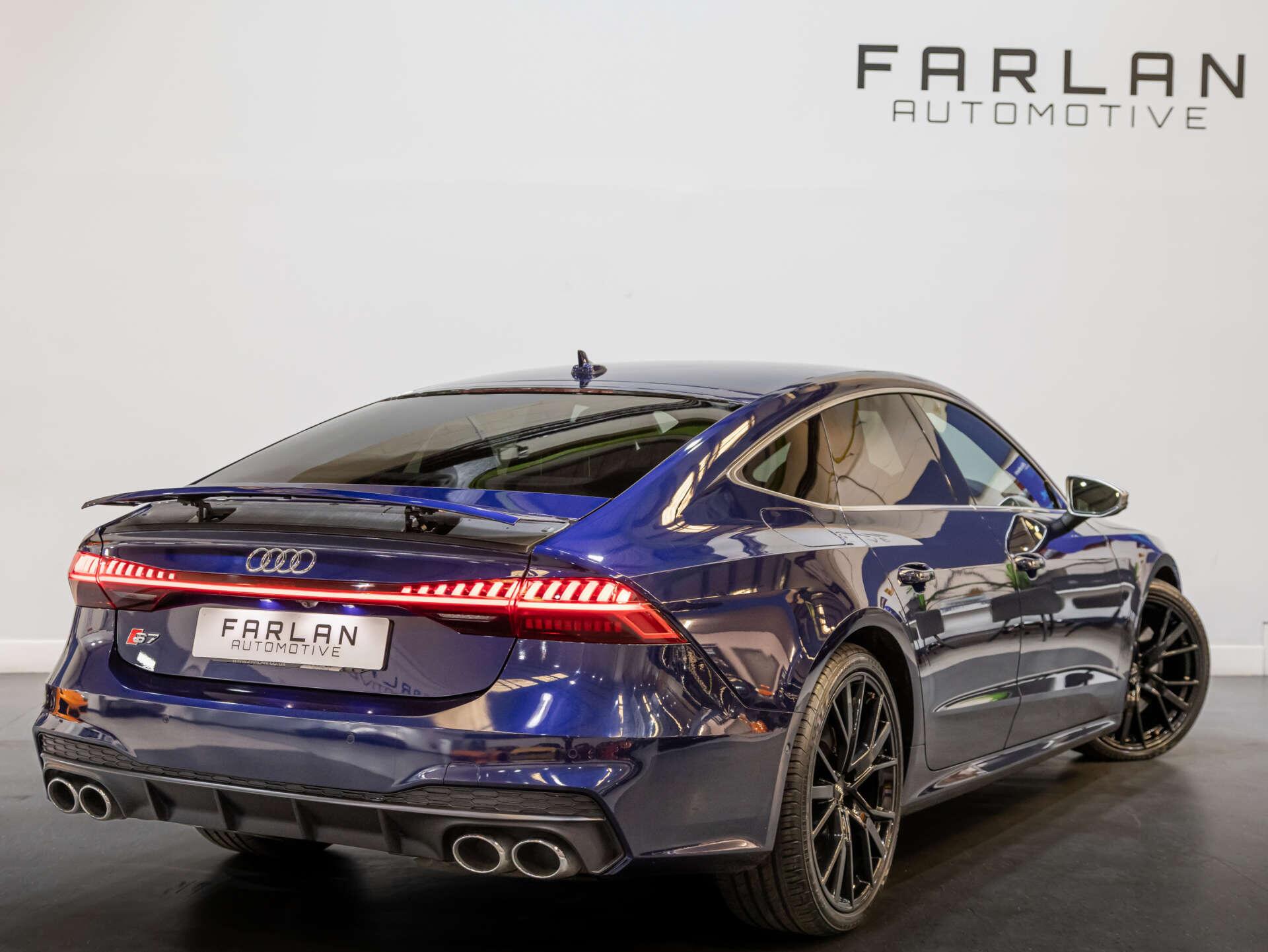 Audi S7 view 4