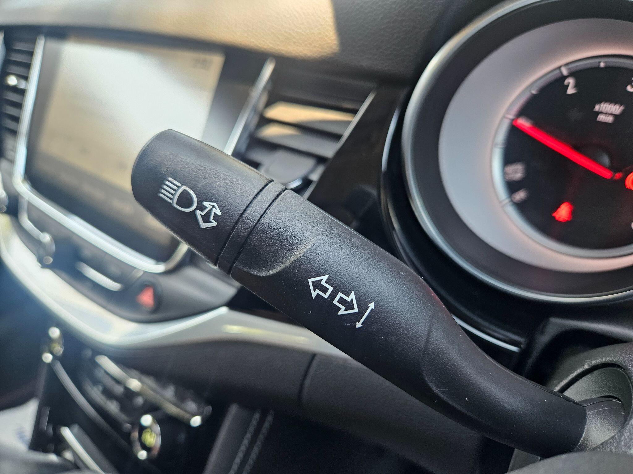 2016 Vauxhall Astra image 45