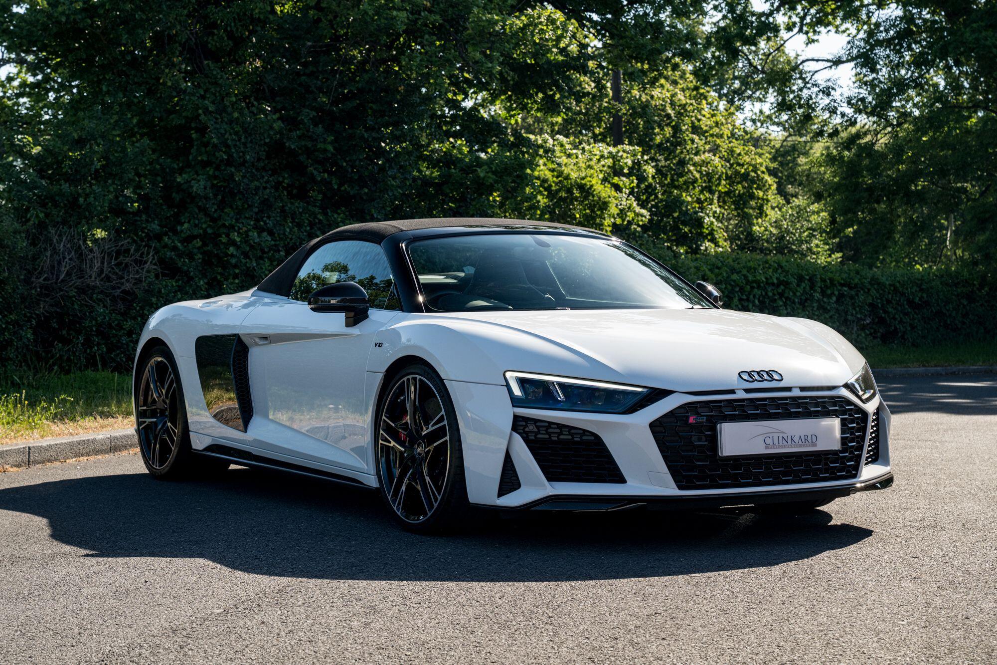 Audi R8 view 7