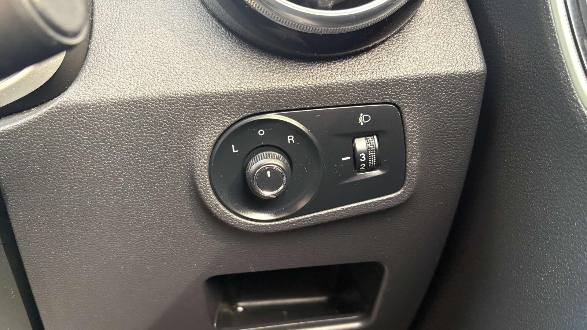 MG ZS view 22