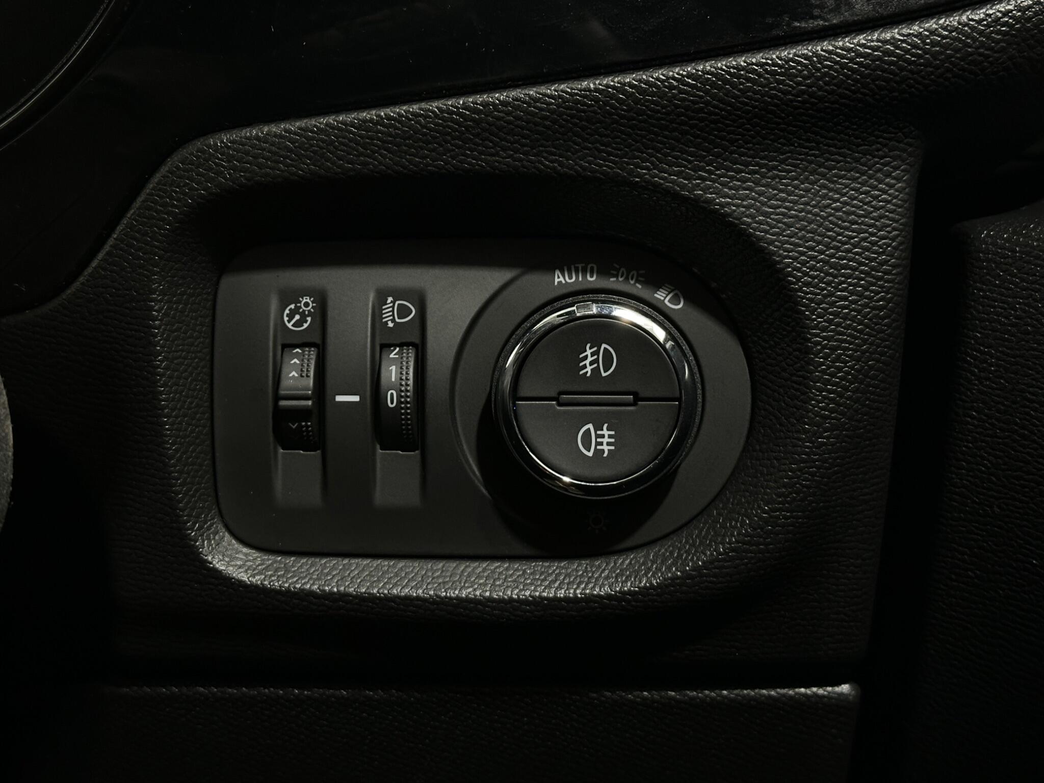 Vauxhall Corsa view 18