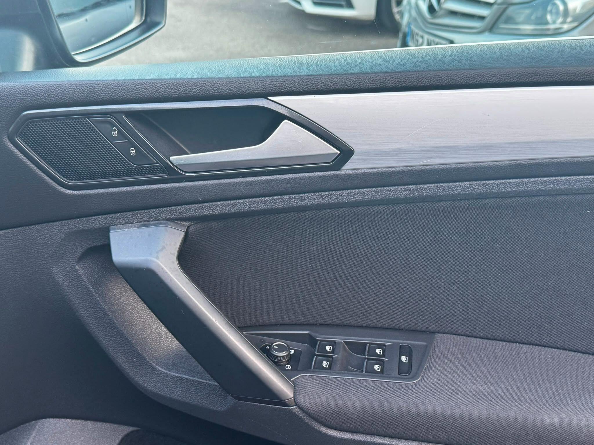 Volkswagen Tiguan view 22