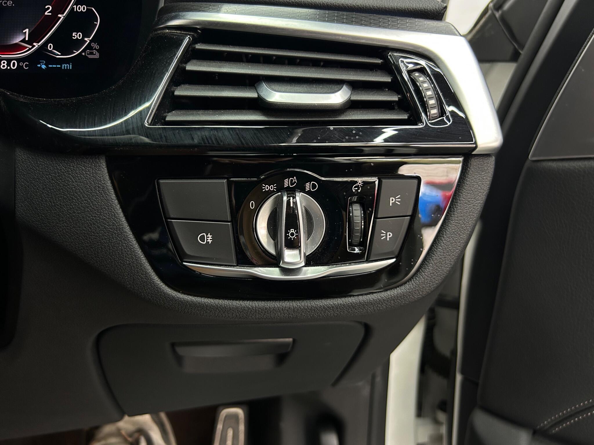 BMW 5 Series view 22