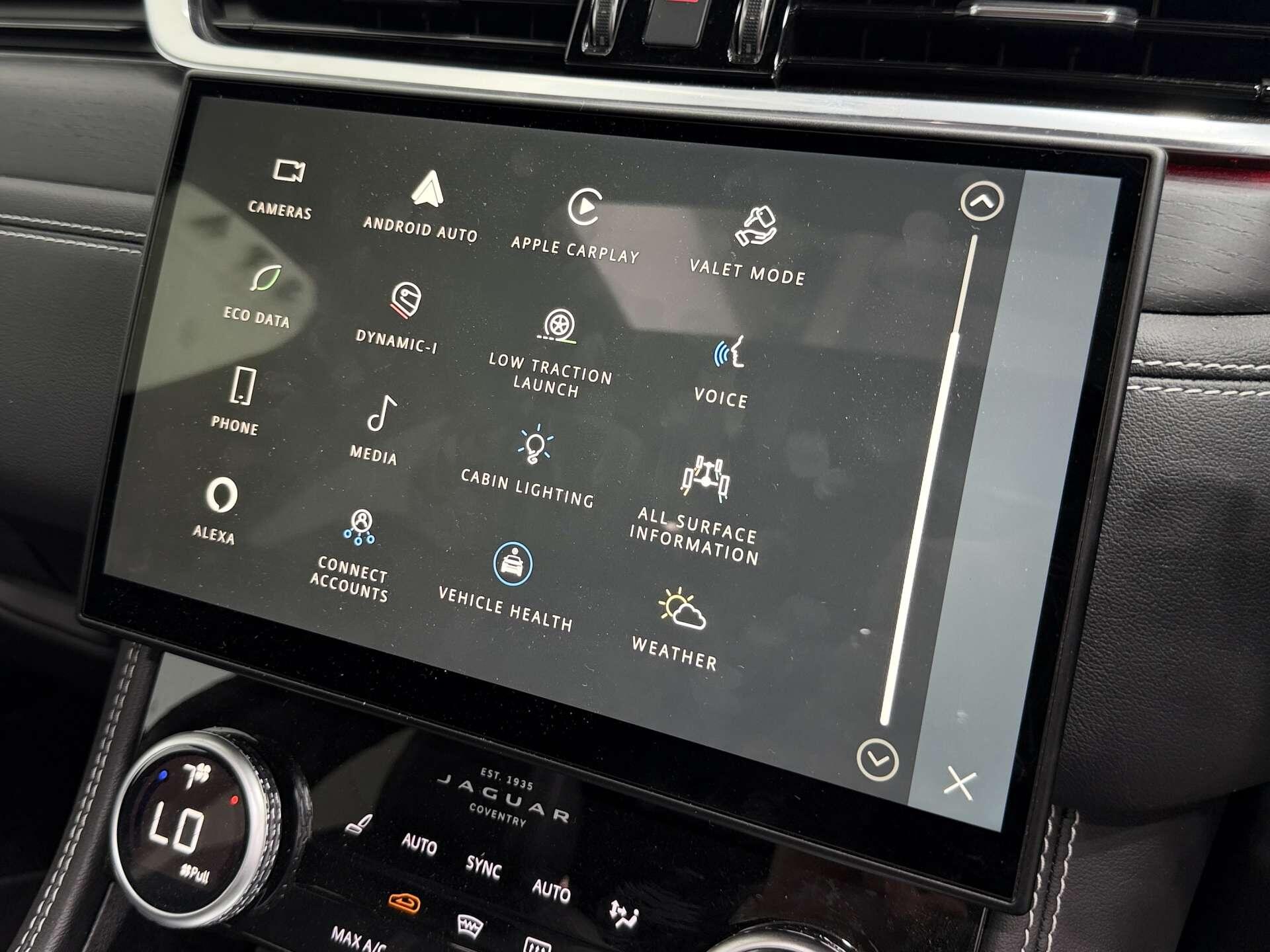 Jaguar F-Pace view 40