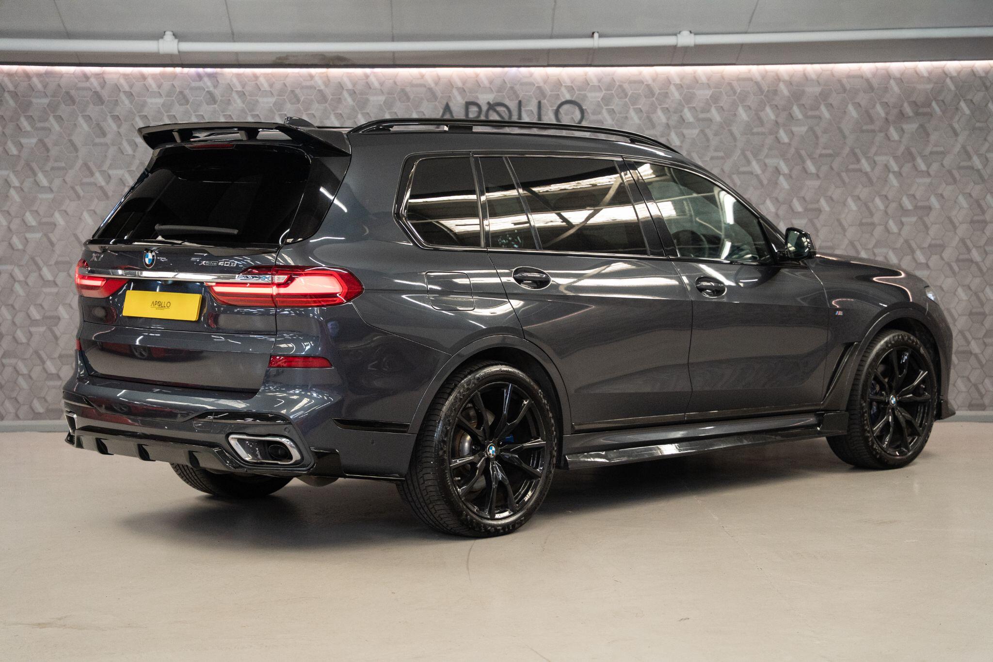 BMW X7 view 2