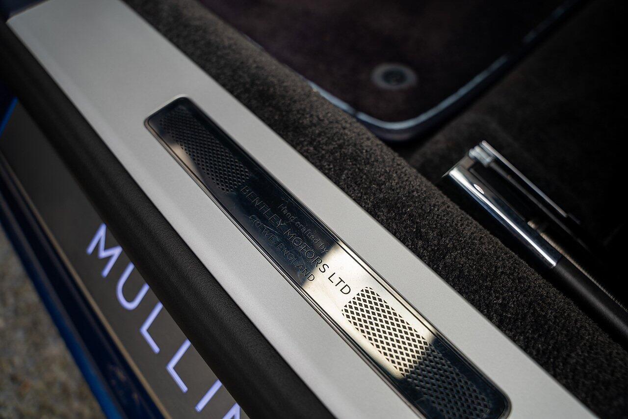 Bentley Flying Spur view 75