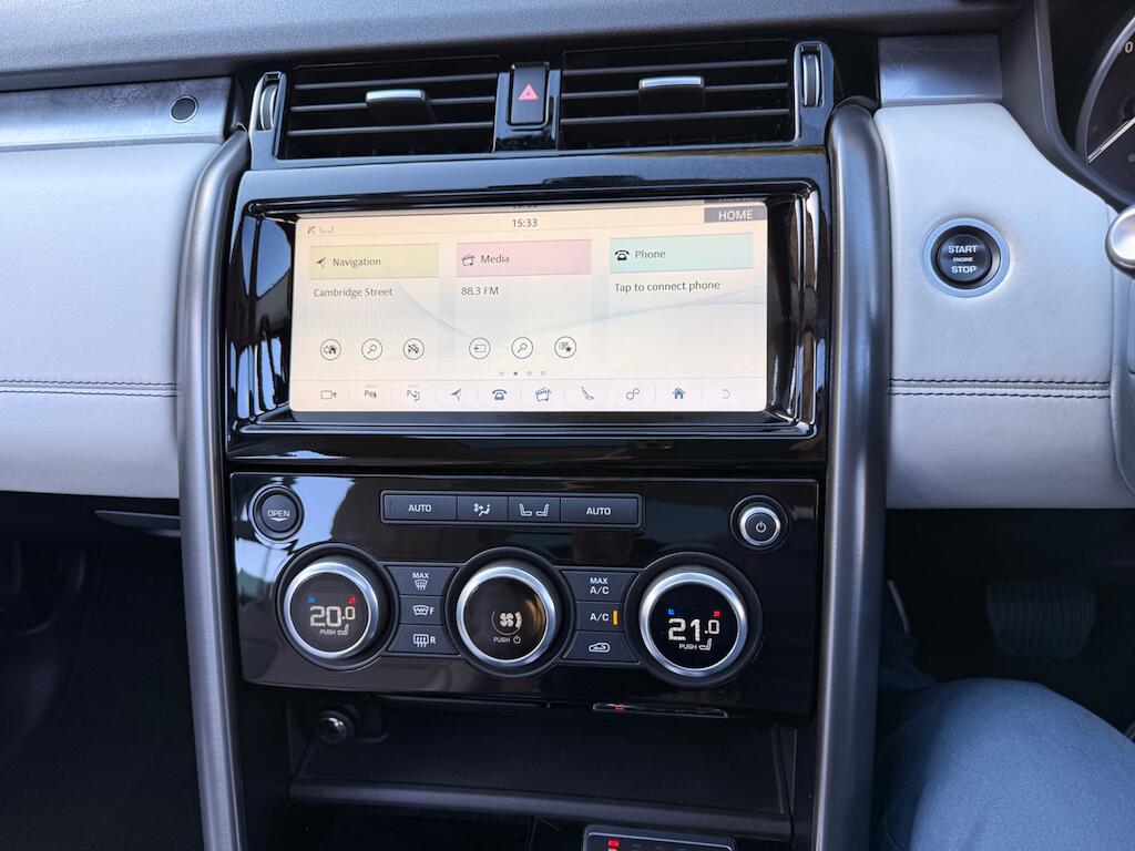 Land Rover Discovery view 40