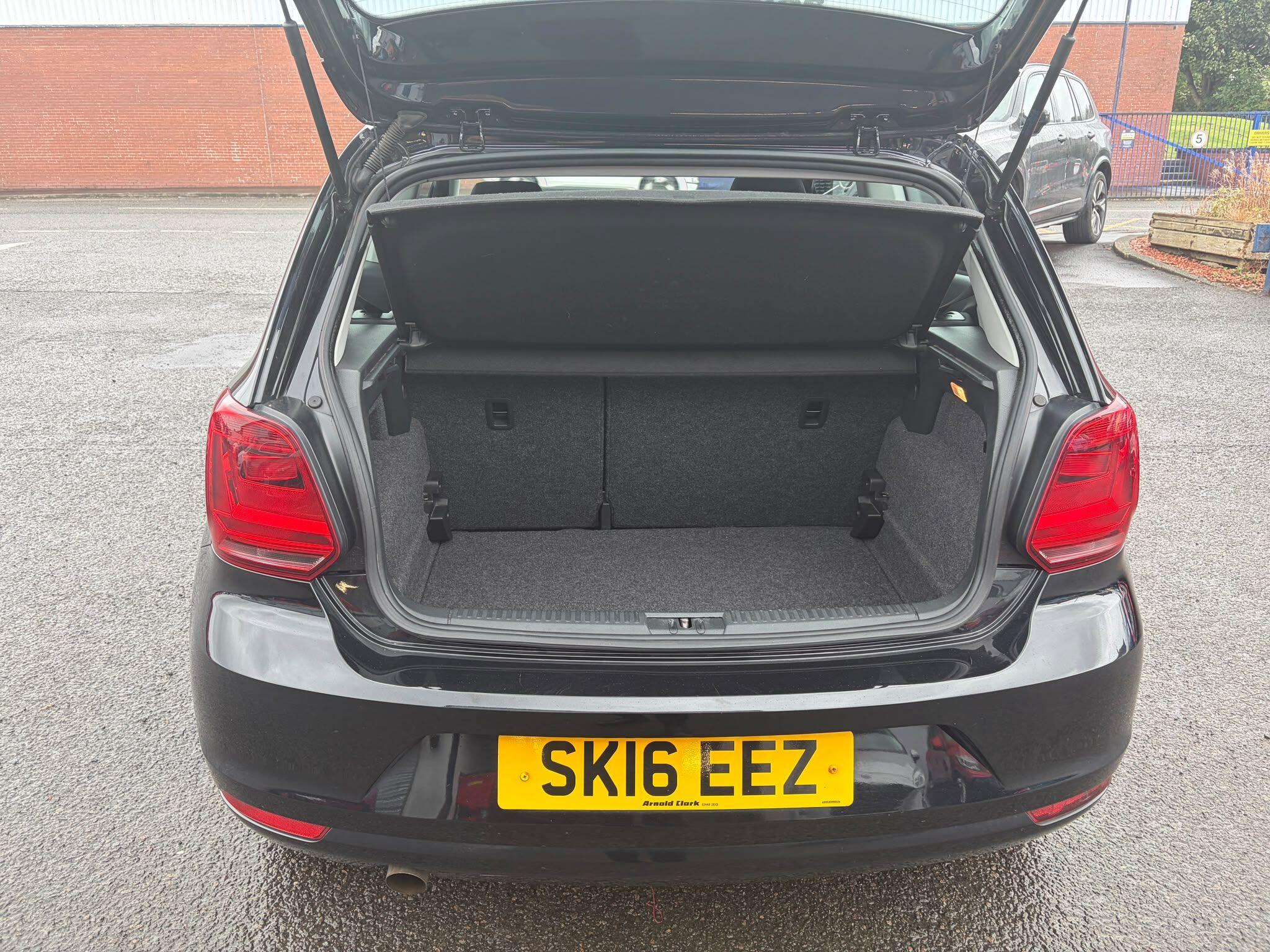 Volkswagen Polo view 6