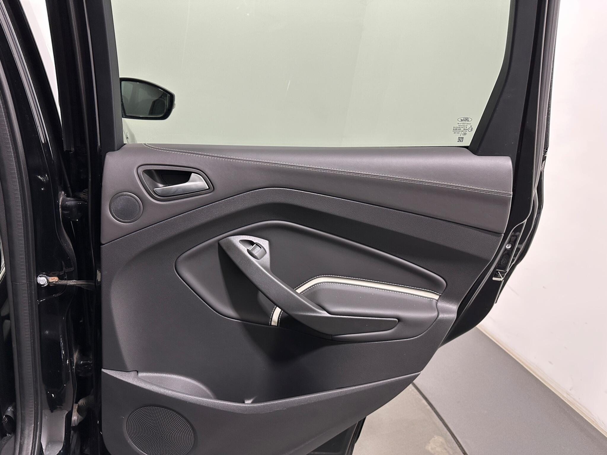 Ford Kuga view 42