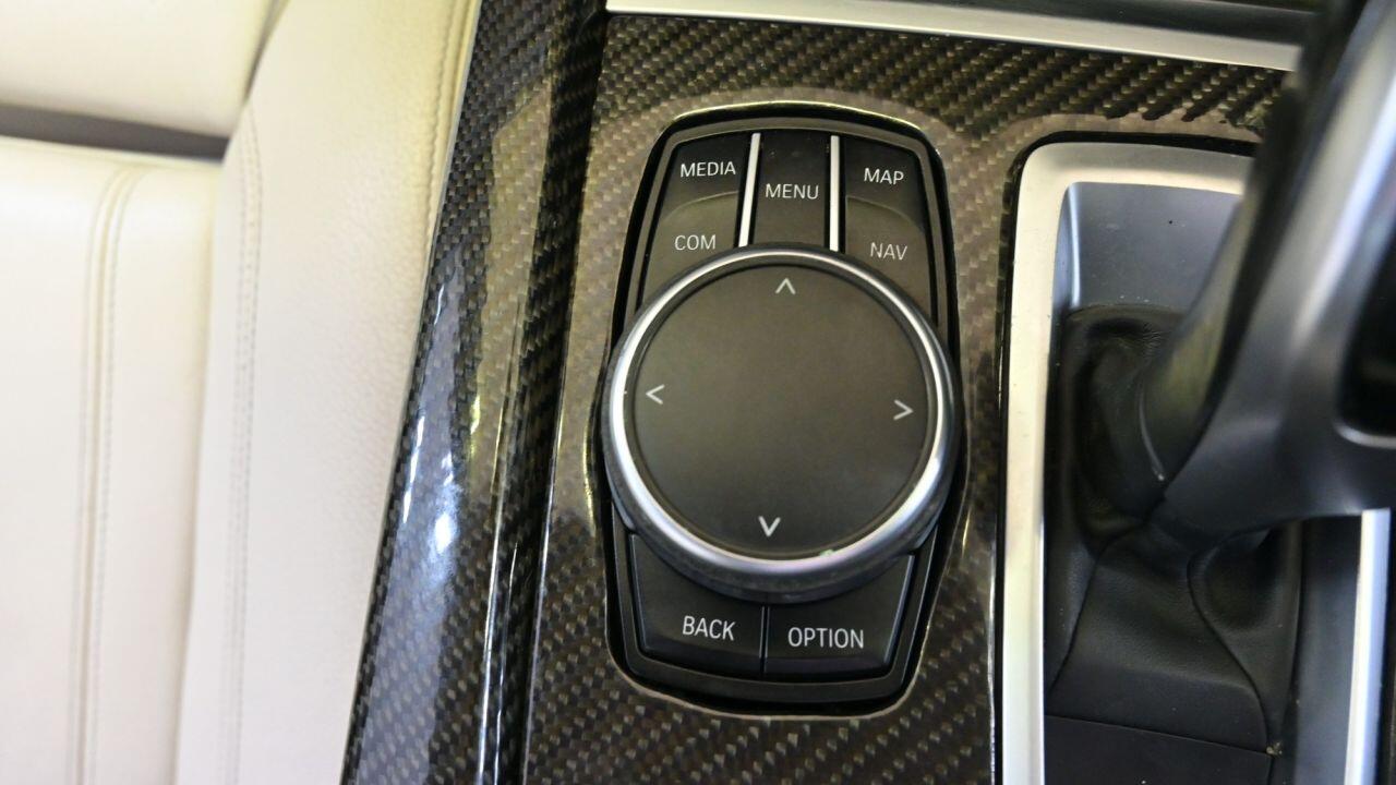 BMW X5 view 32