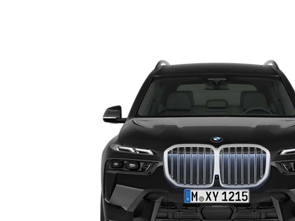 BMW X7 view 5