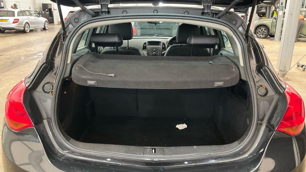 Vauxhall Astra view 7