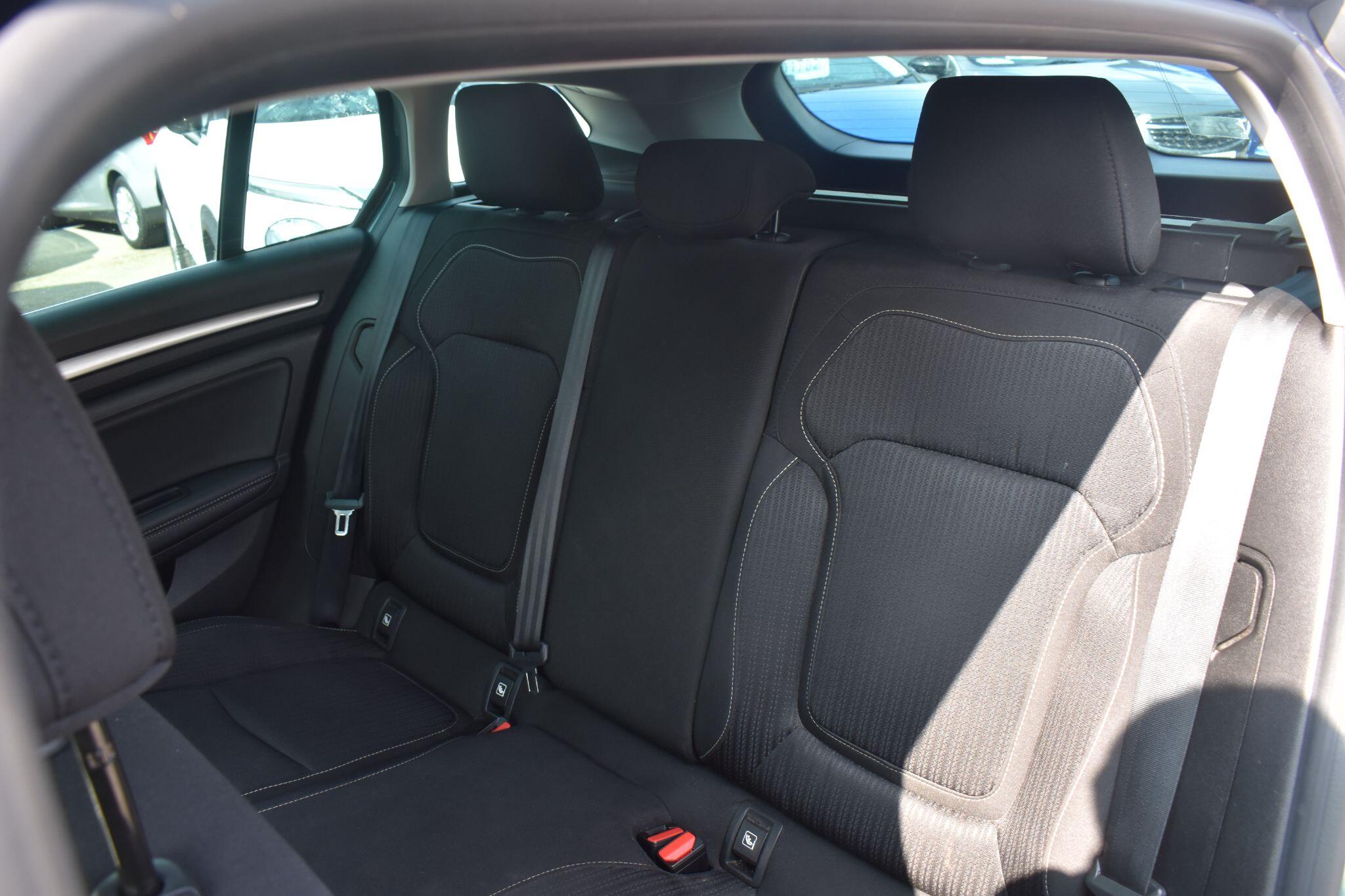 Megane - 1.3 TCe Iconic Sport Tourer Euro 6 (s/s) 5dr - Image 13