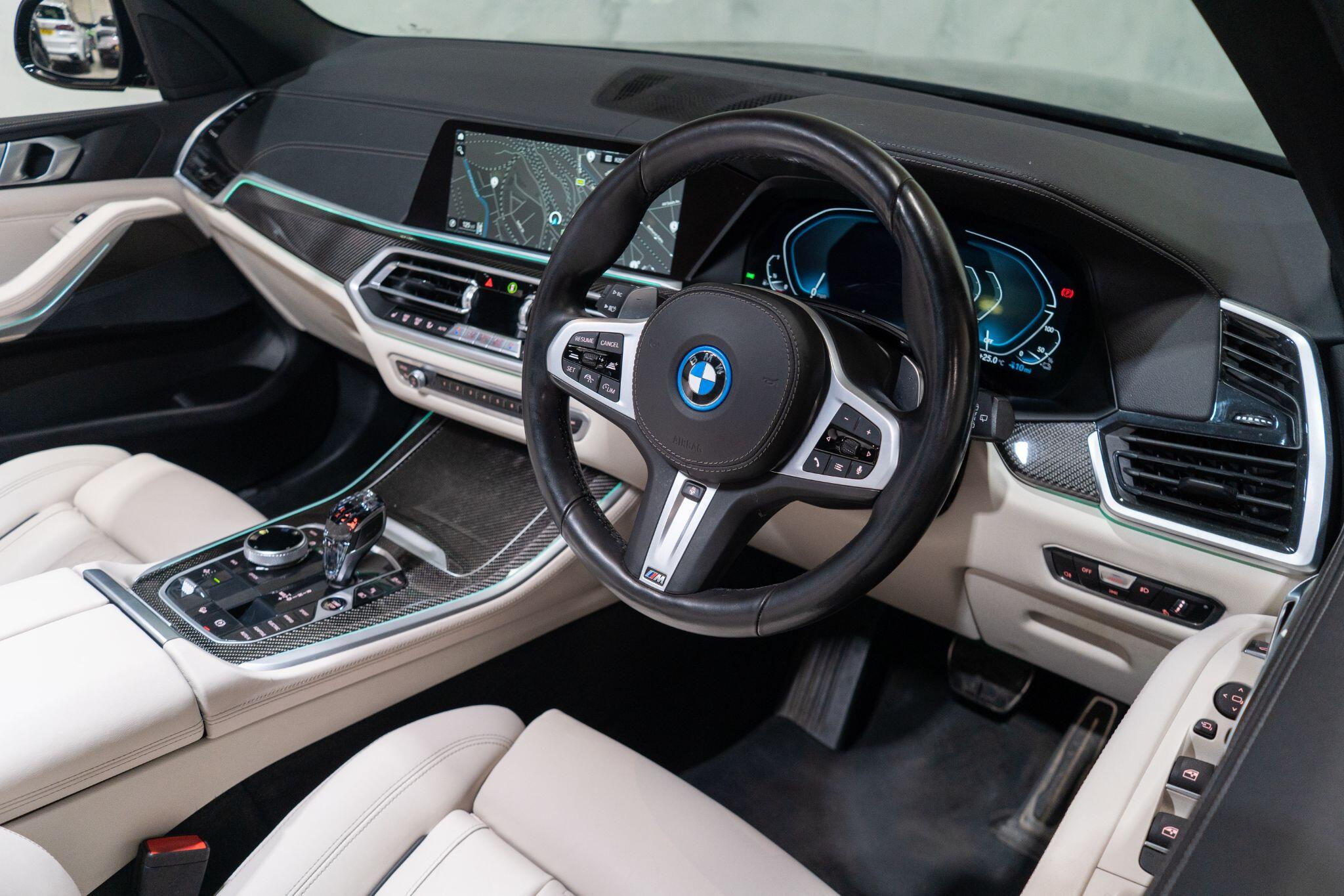 BMW X5 view 11