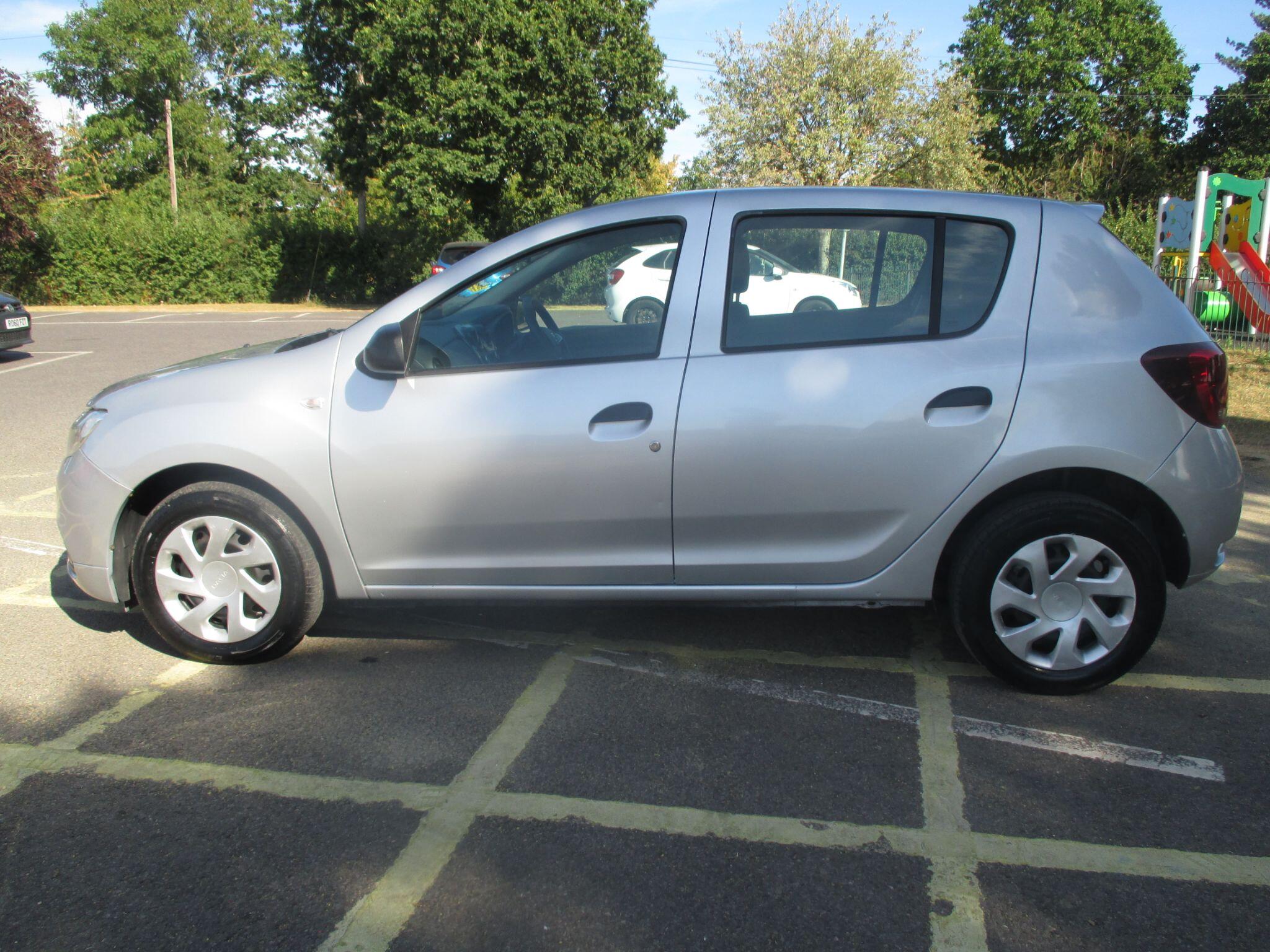 Dacia Sandero view 16