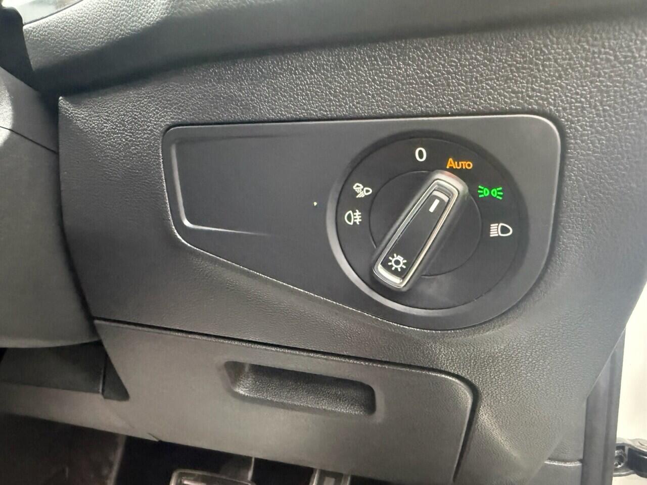 Volkswagen Tiguan Allspace view 12