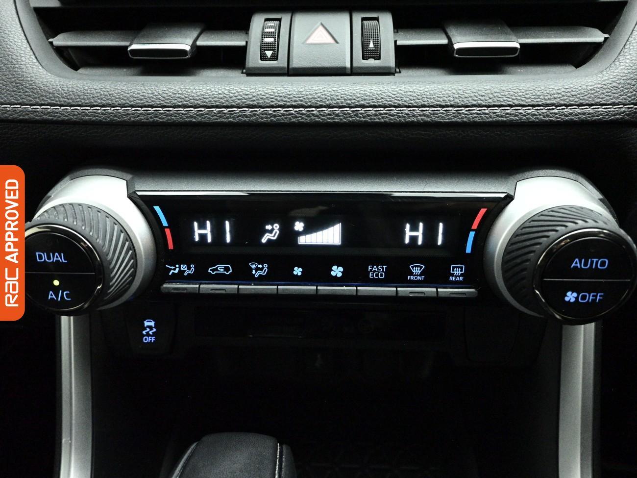 Toyota RAV4 view 16