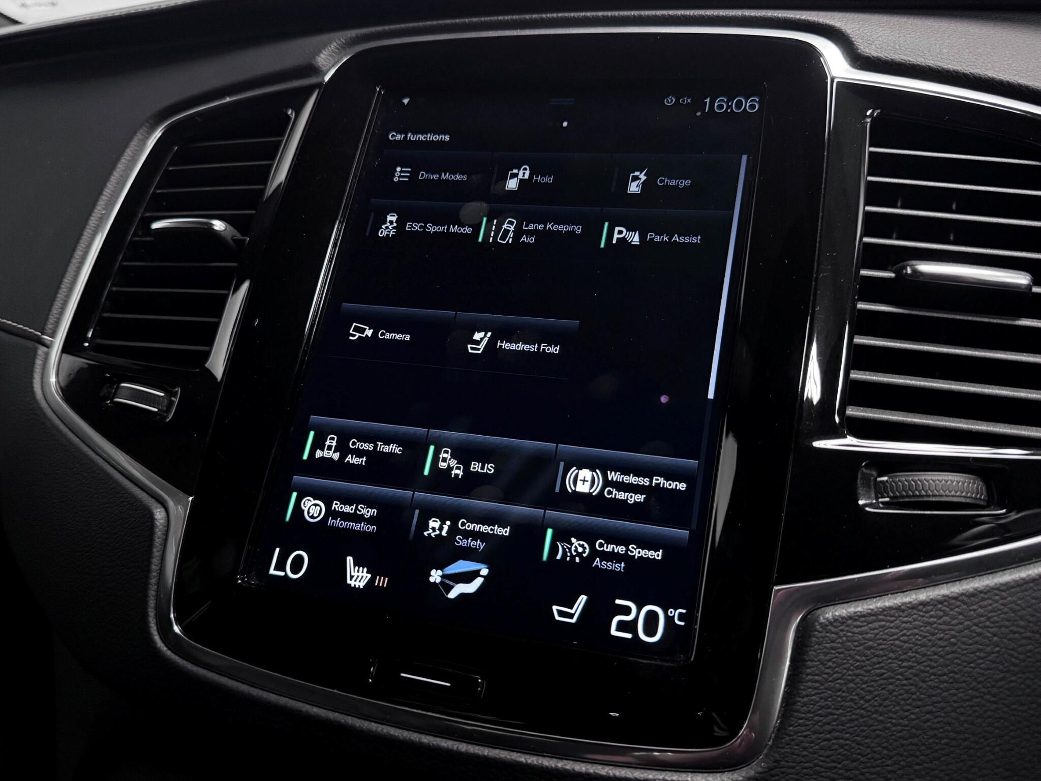 Volvo XC90 view 50