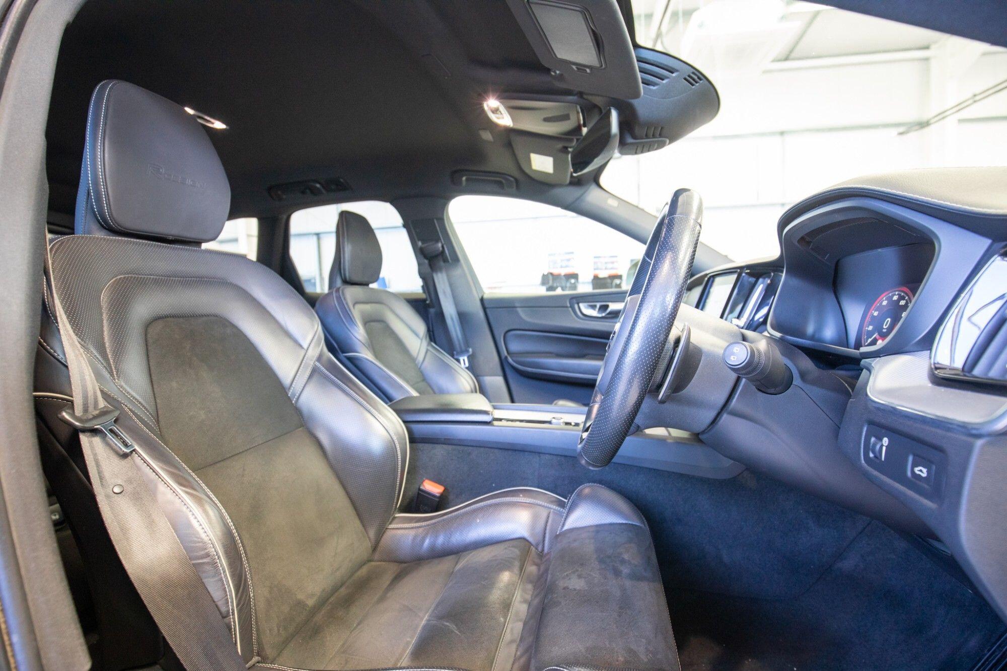 Volvo XC60 view 3