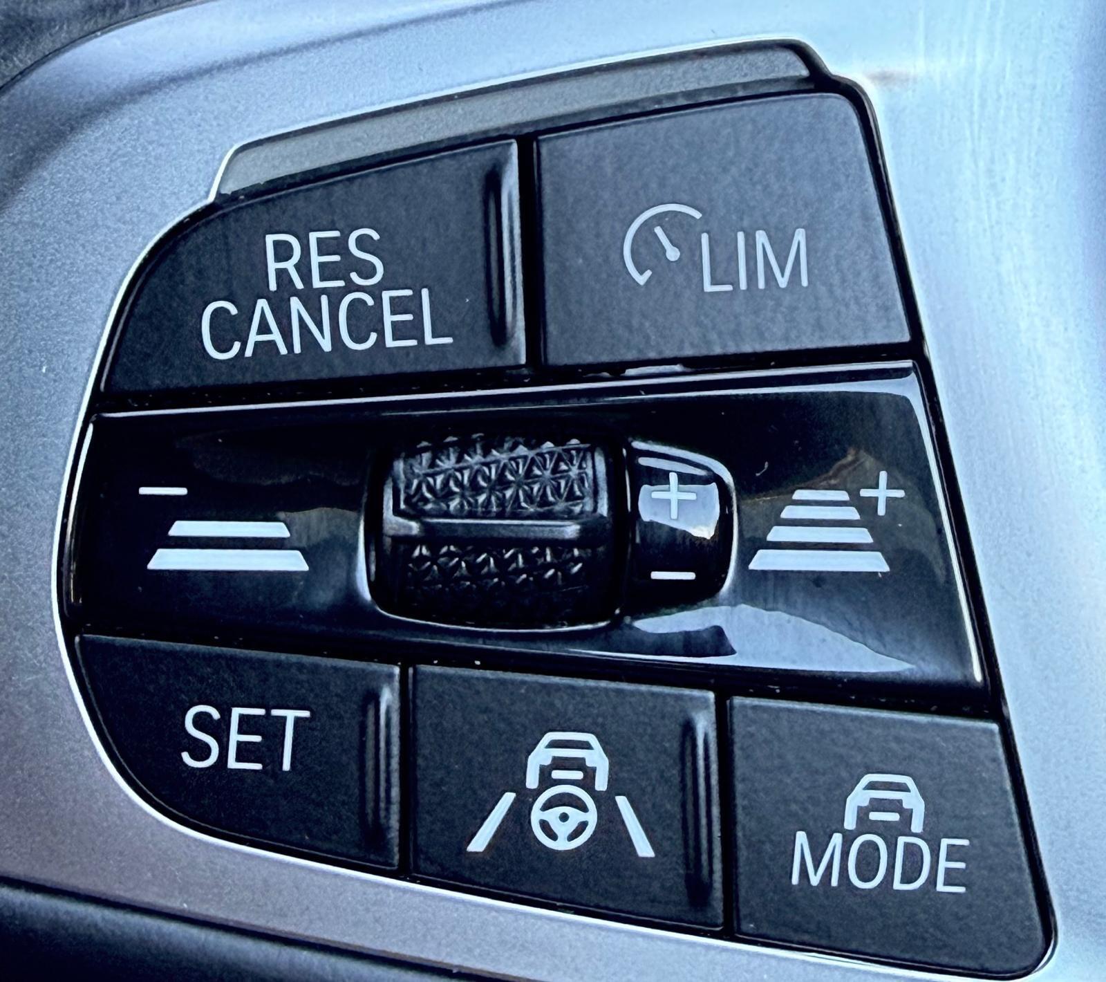 BMW 3 Series view 18