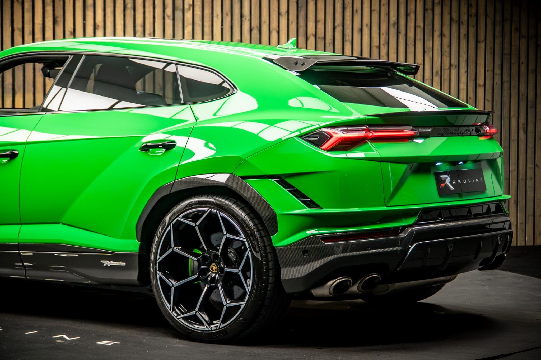 Lamborghini Urus view 17