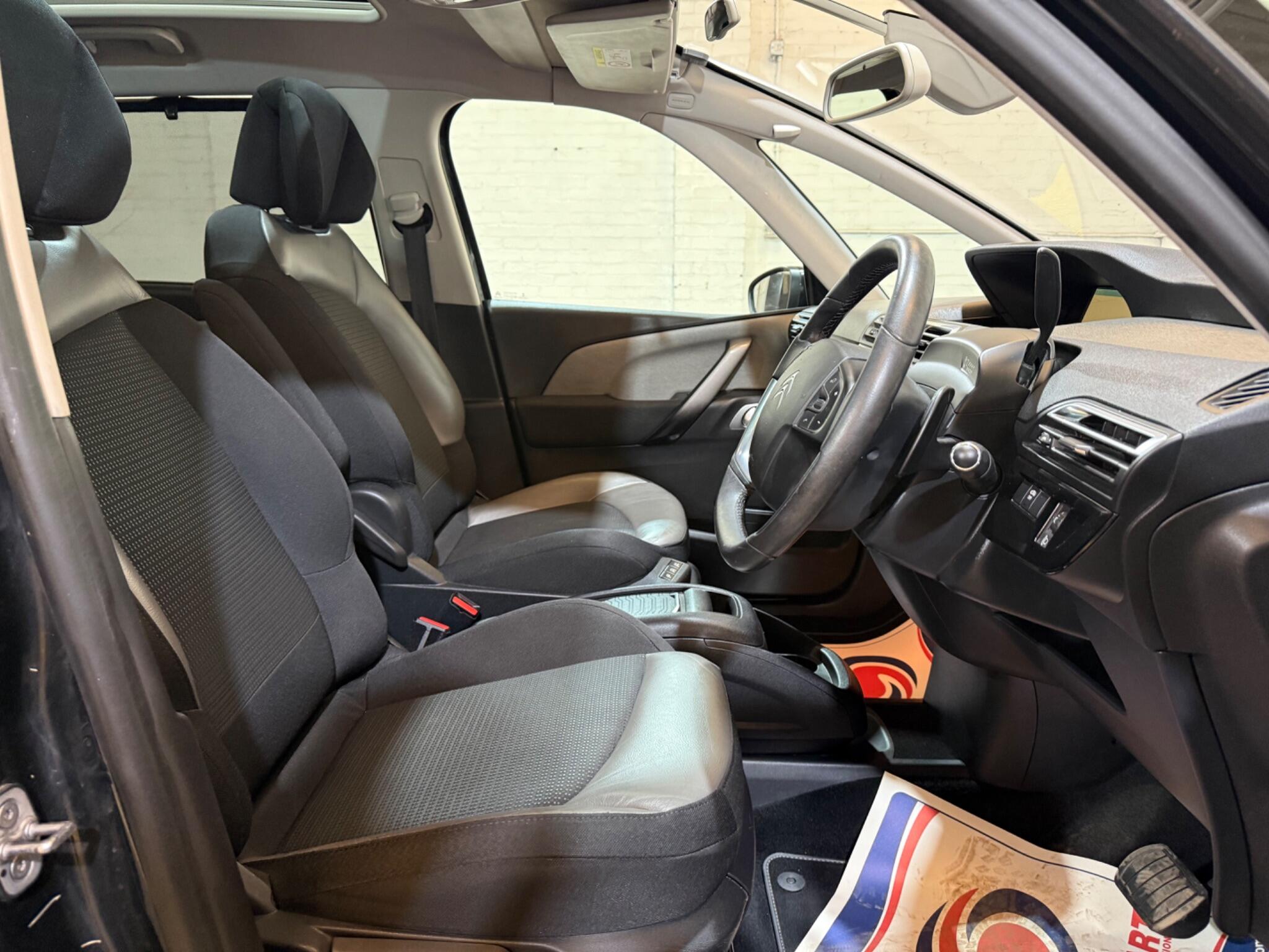 Citroen Grand C4 Picasso view 20