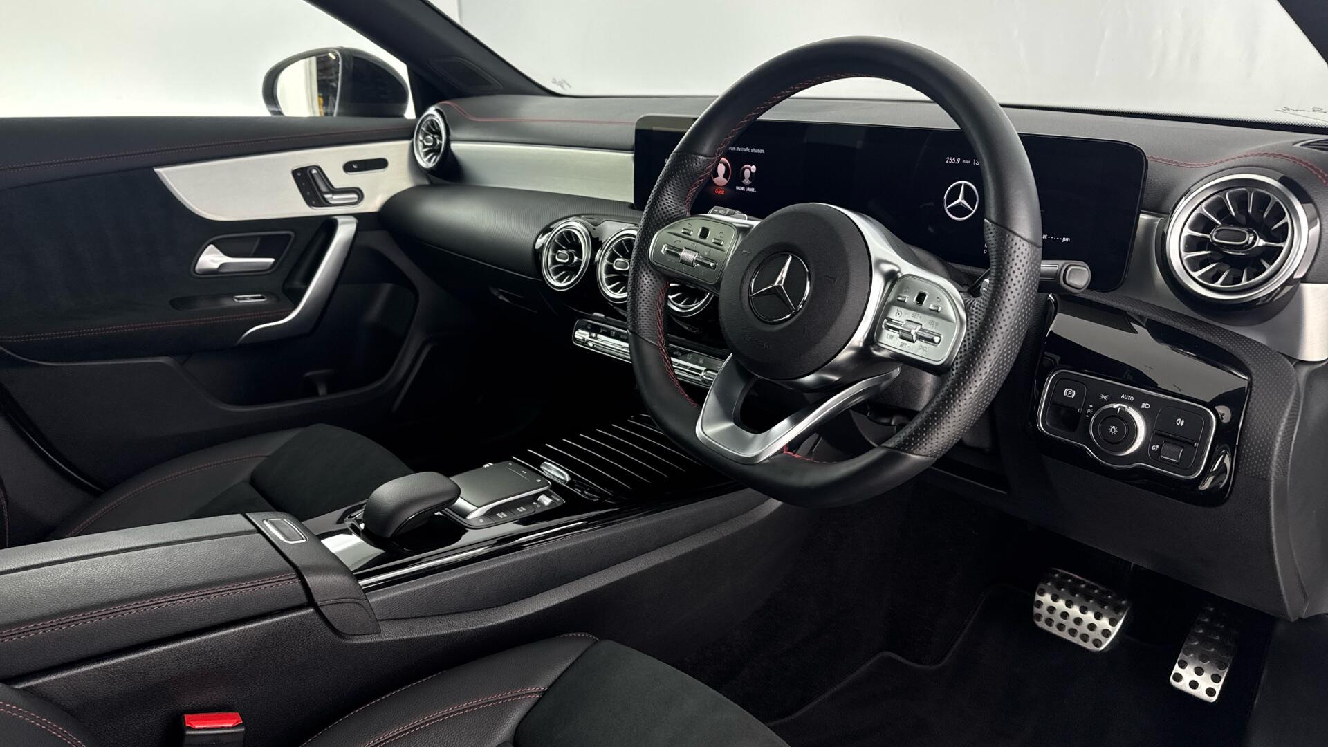 Mercedes-Benz CLA view 9