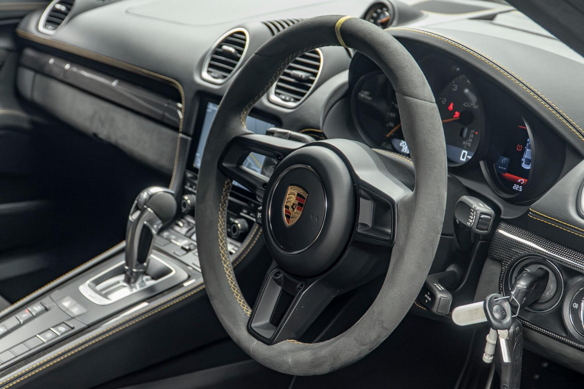 Porsche Cayman view 28