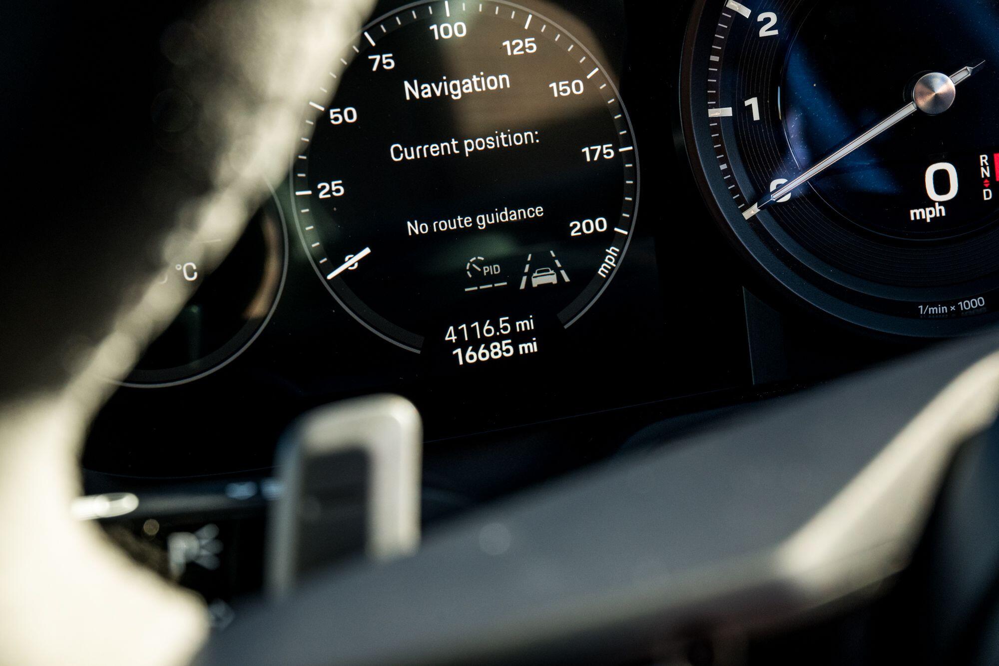 Porsche 911 view 33