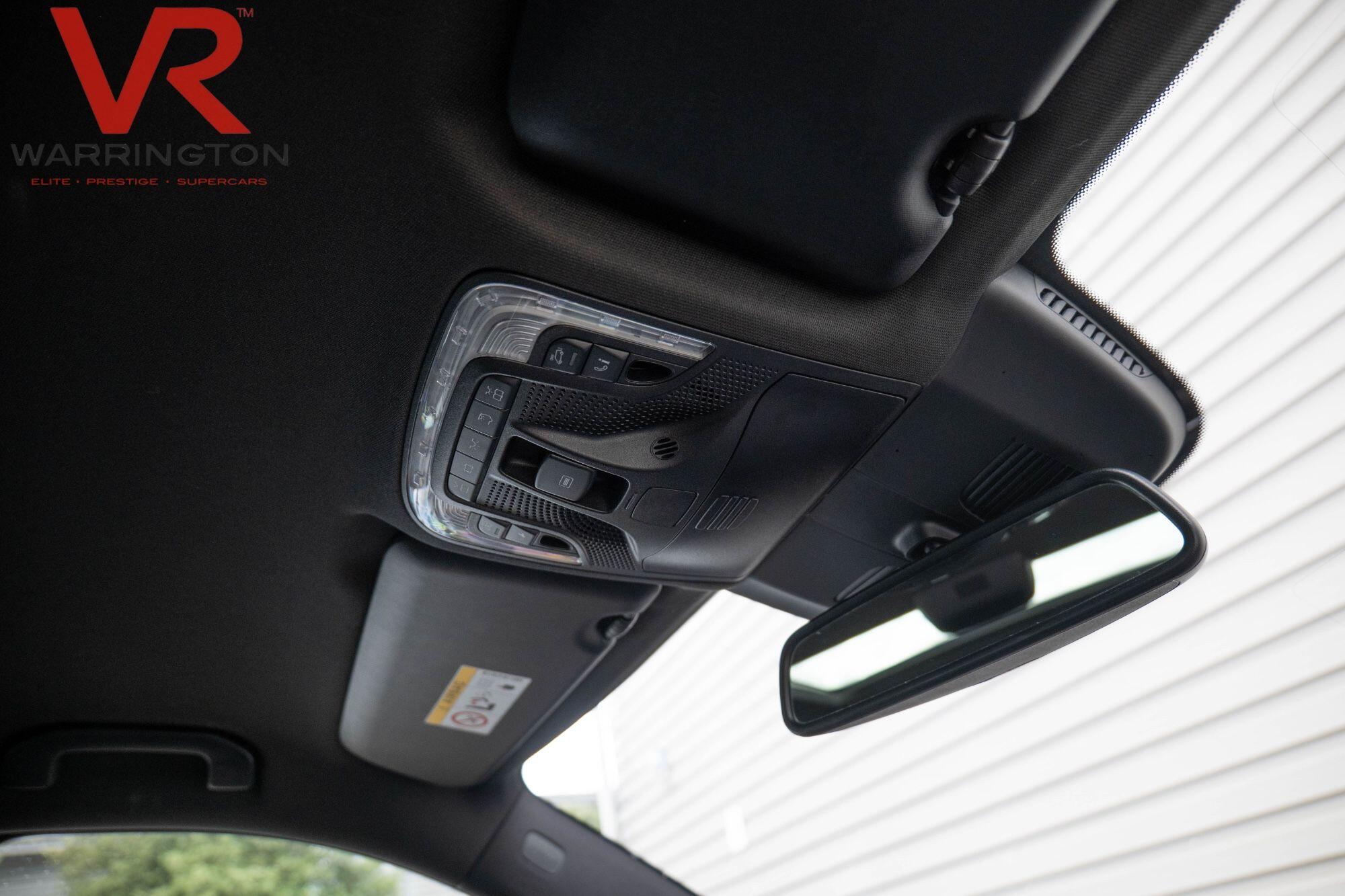 Mercedes-Benz V Class view 35