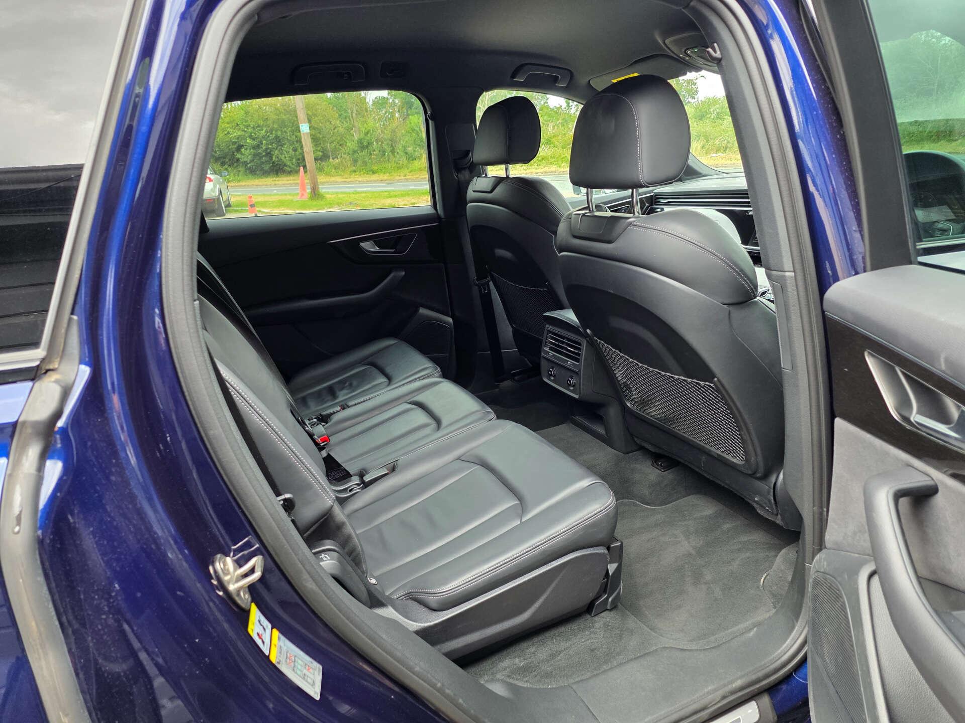 Audi Q7 view 31