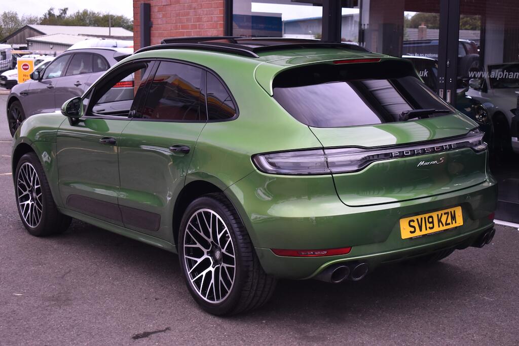 Porsche Macan view 20