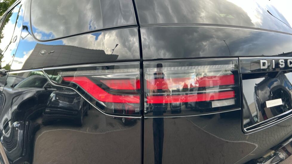 Land Rover Discovery view 19