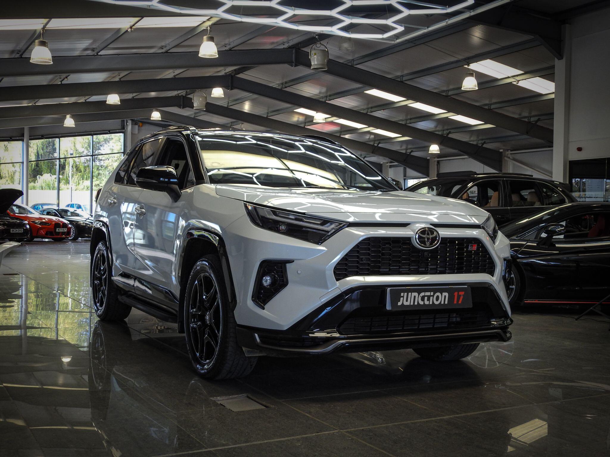 Toyota Rav4 view 6