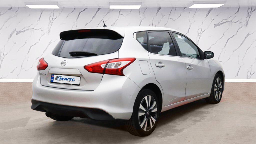 Nissan Pulsar view 7