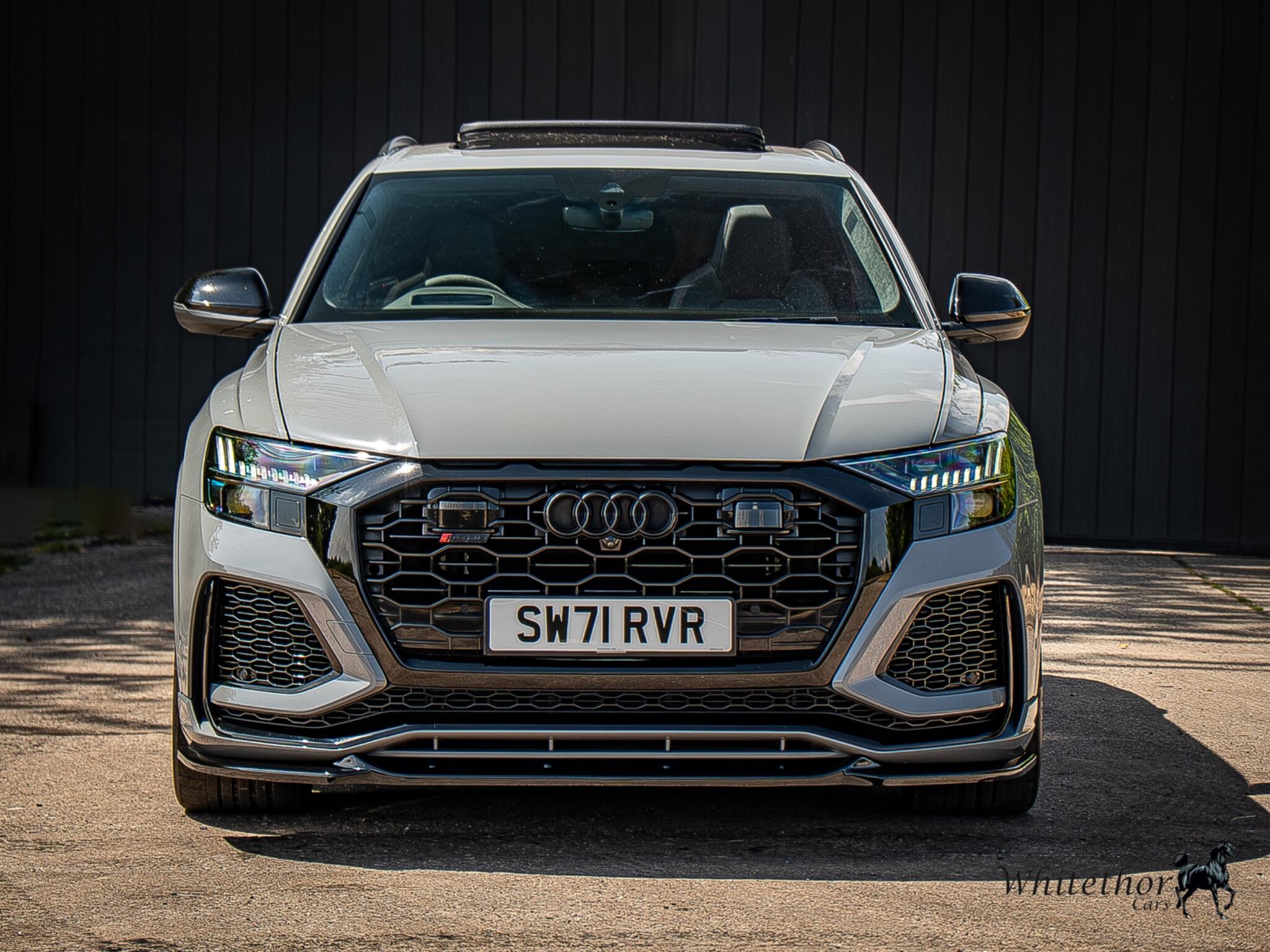 Audi RS Q8 view 2