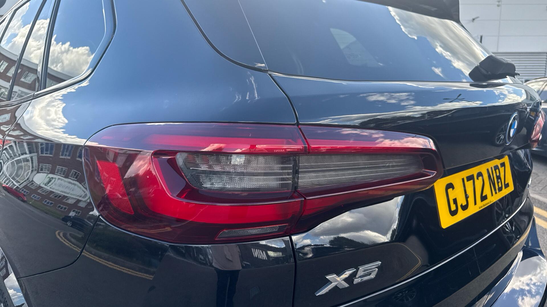 BMW X5 view 22