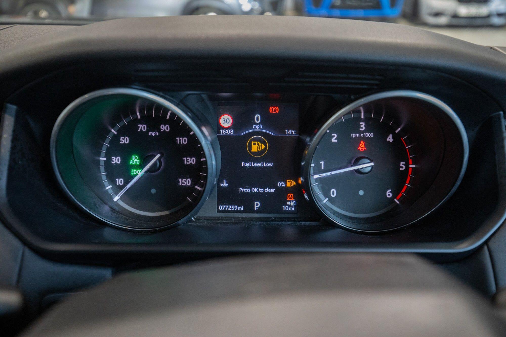 Land Rover Discovery view 22