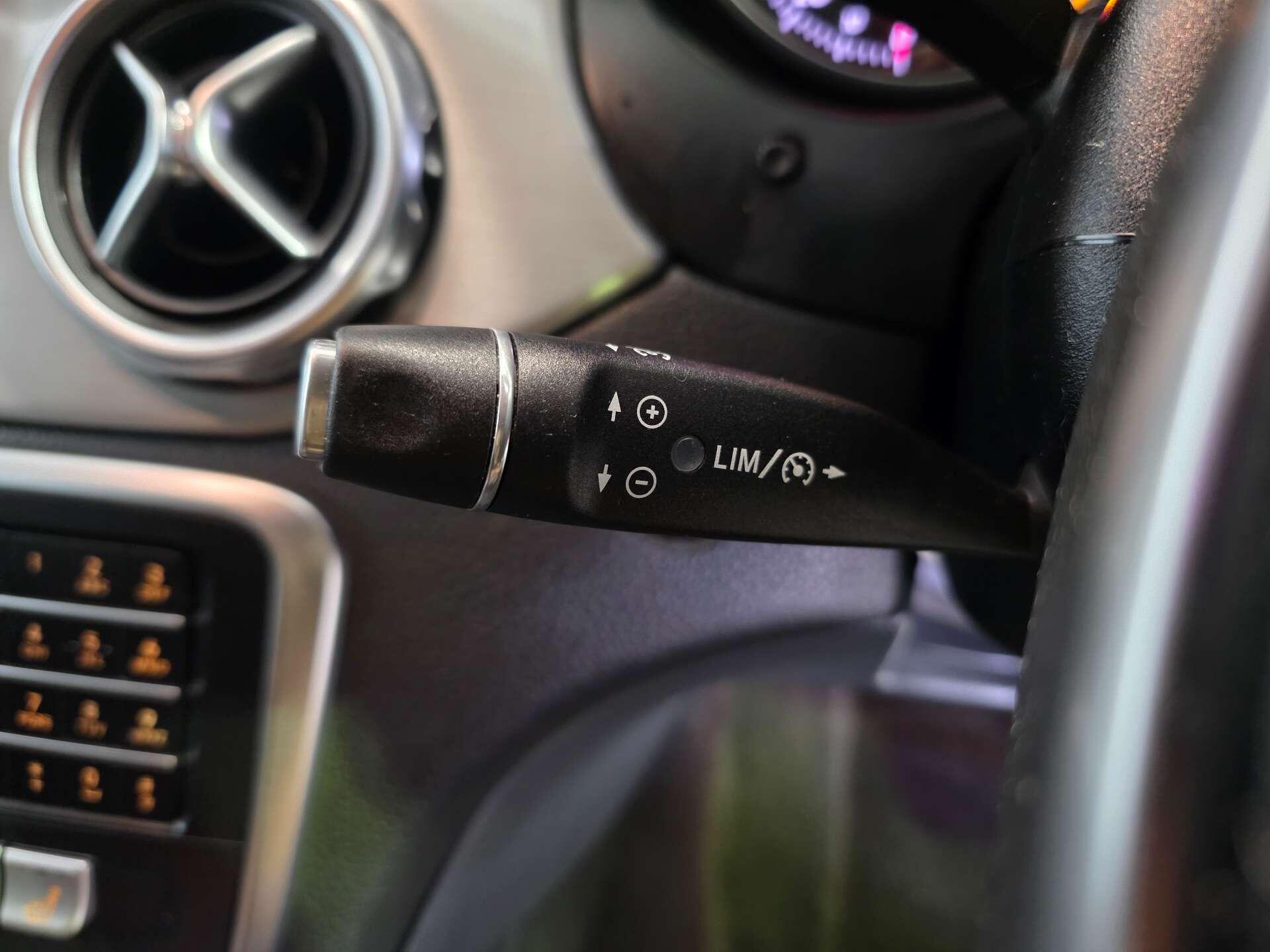 Mercedes-Benz GLA view 24