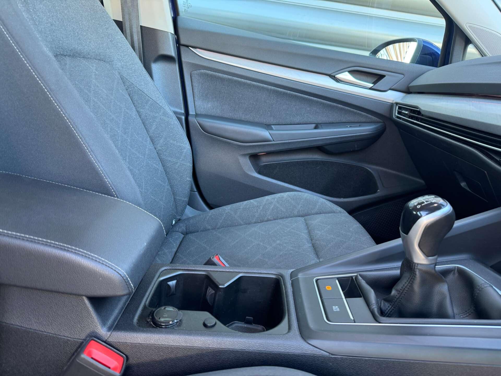 Volkswagen Golf view 19