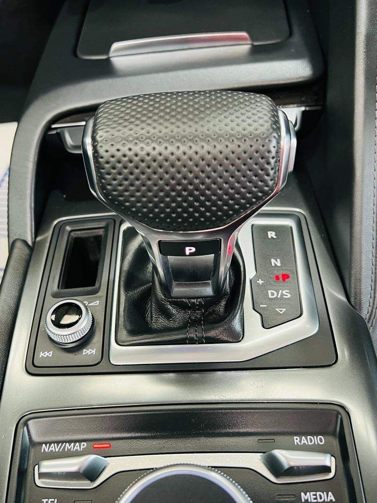 Audi R8 view 18