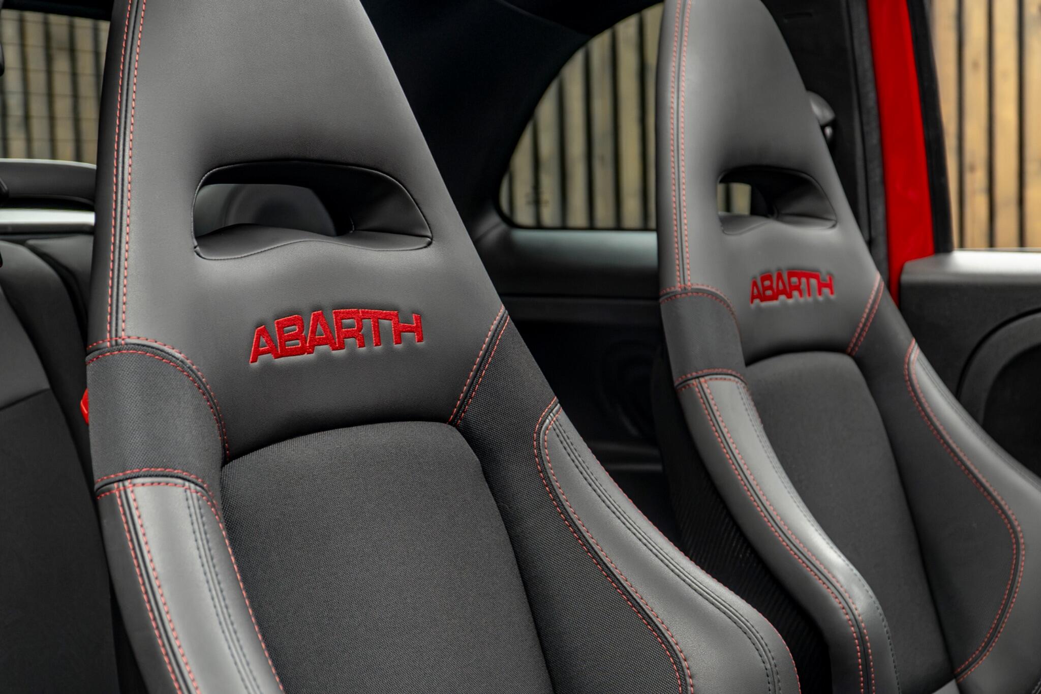 Abarth 695C view 38